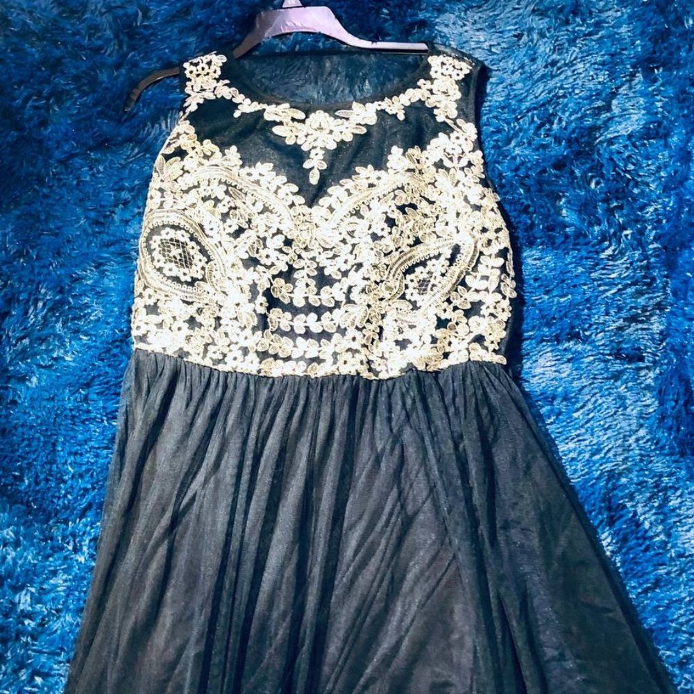Beautiful Plus size long navy blue formal dress with silver 💙